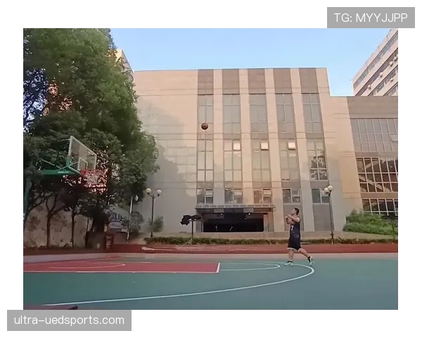 三分投篮:球场上的那条线到底是怎么一回事? 三分投篮:球场上的那条线到底是怎么一回事?