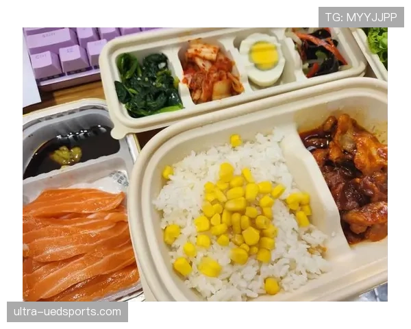 杨昊吃个饭像在开庆功宴，我还在纠结晚饭要不要点外卖